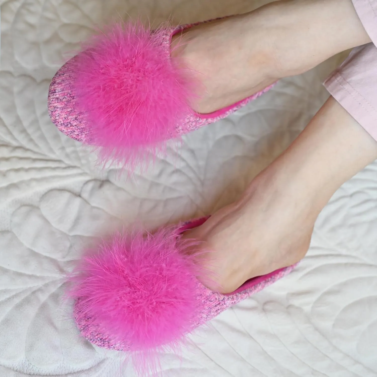 GRITHEIM Women's Fuzzy Pom Pom Velvet Memory Foam House Slippers Ladies Cozy Chenille Knit Bedroom Slippers Non-slip Sole Indoor Outdoor